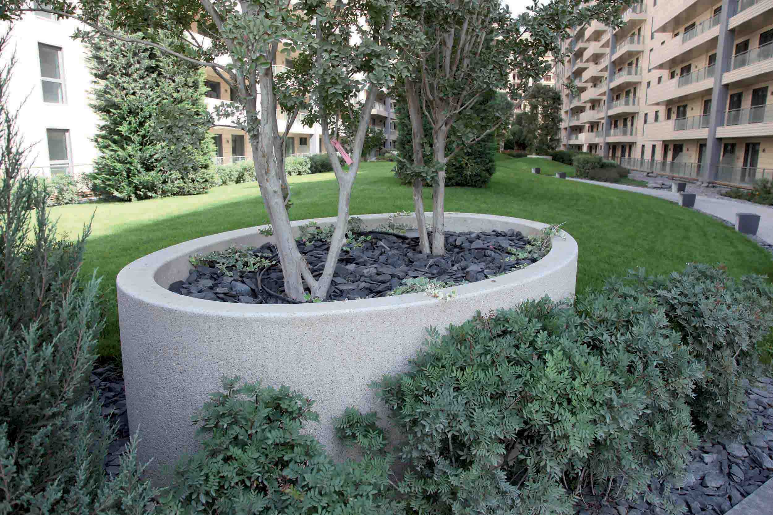 Elli Planter 1 | id created, Inc.