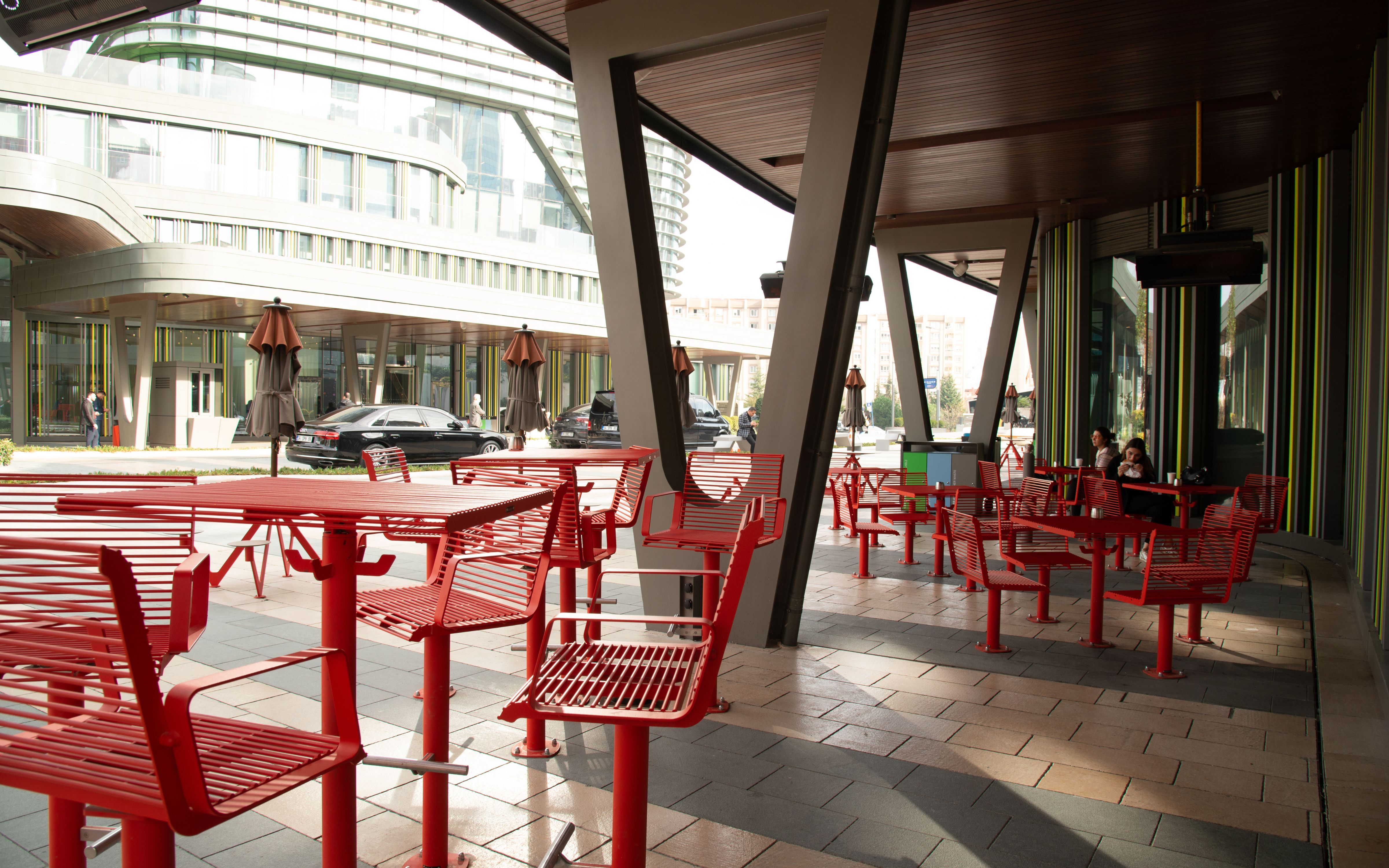 Break Table Break Time Tables and Chairs | id created, Inc.